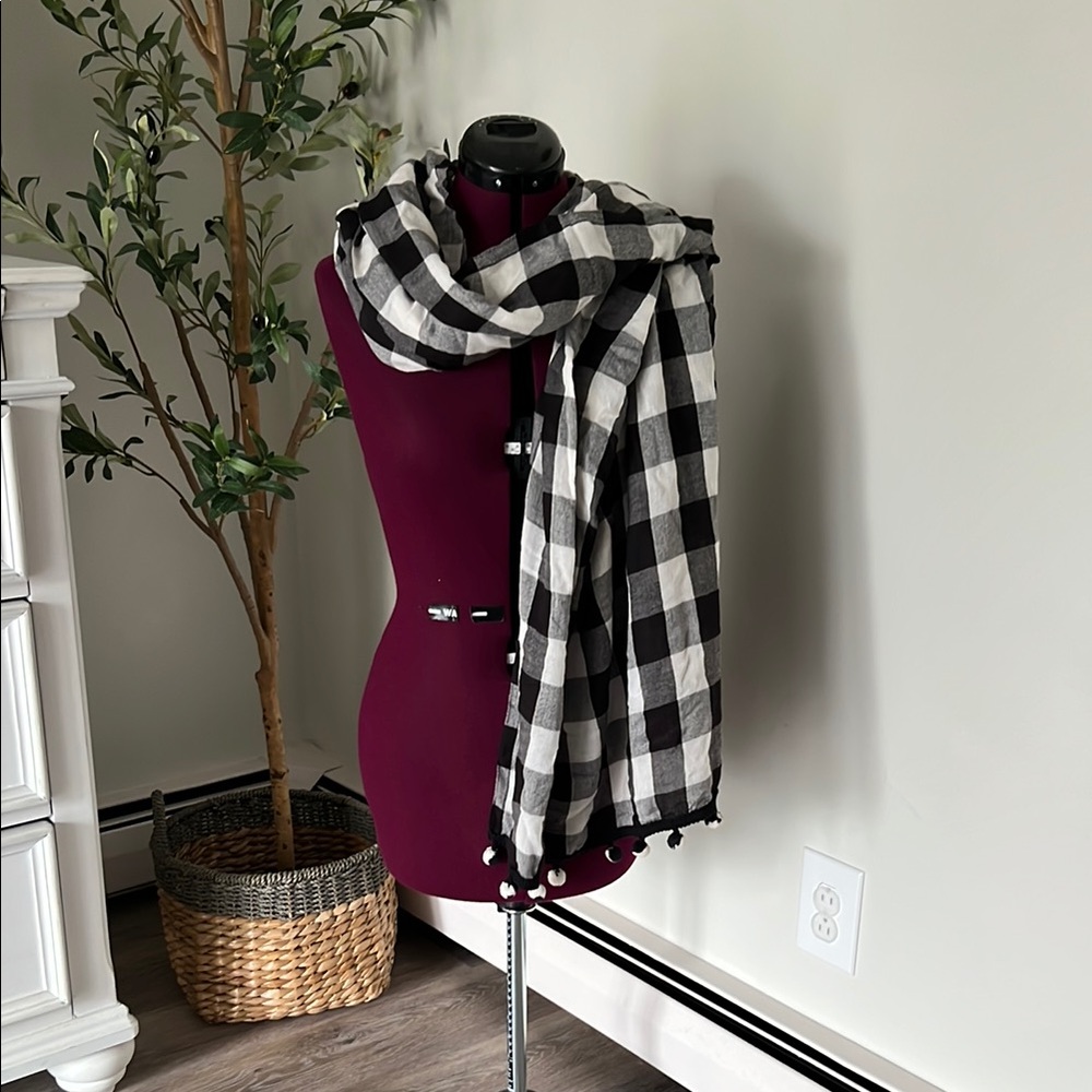 NWOT Talbots Black and White Checkered Plaid Pom Pom Hem Scarf
